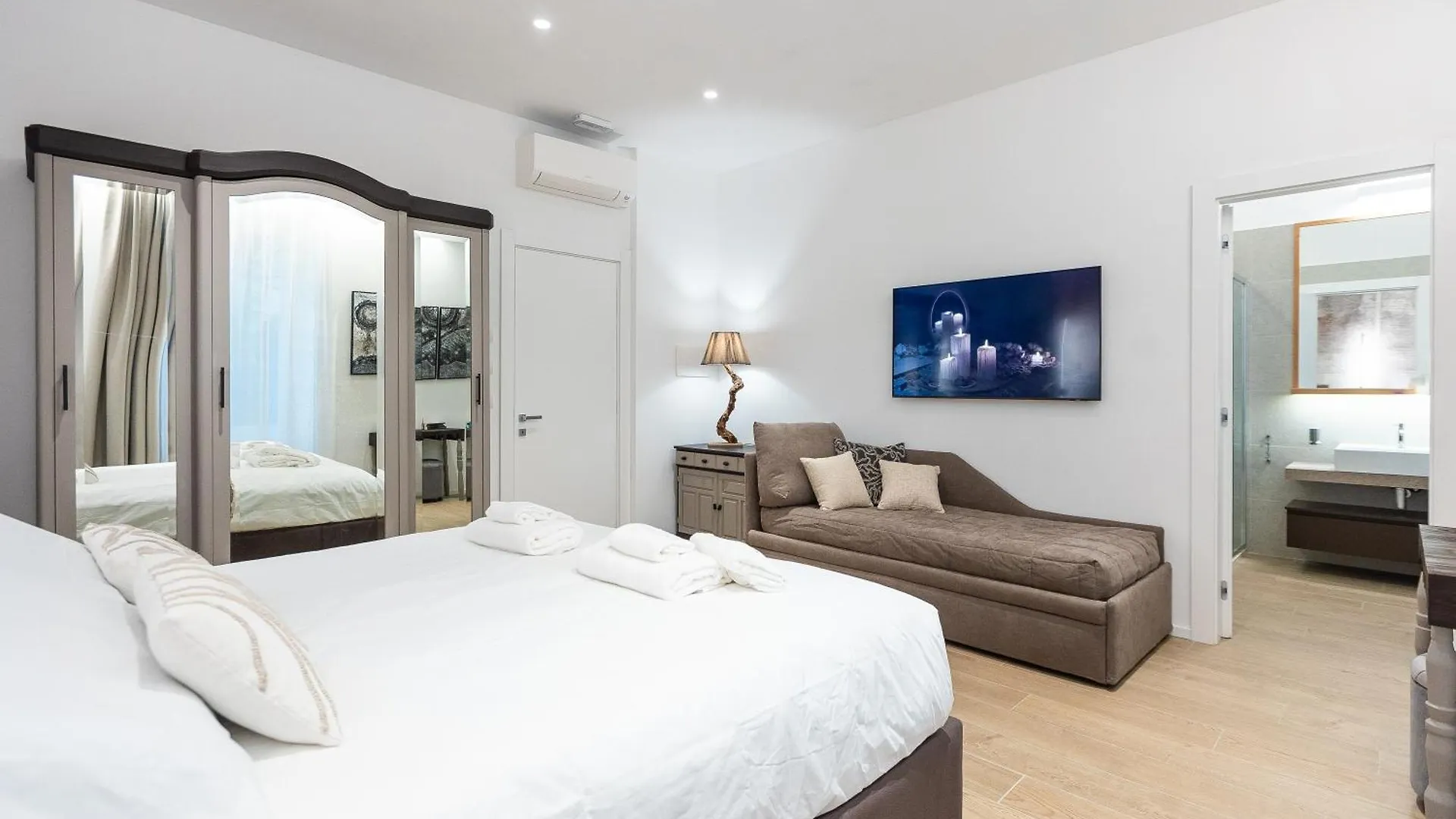 Guest house Ariosto'S Luxury Rooms Rome Italy